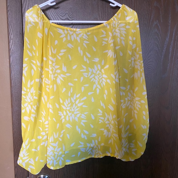 This brightly colored blouse! (: - Picture 2 of 2